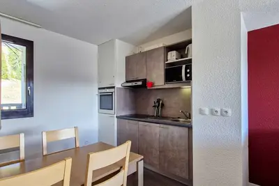 Image de Appartement au pied des pistes avec piscine et parking