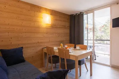 Appartement rénové à Briançon · Proche remontées mécaniques · 4 couchages · Animaux acceptés
