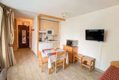 Image de Studio rénové proche pistes et commerces avec balcon, animaux admis