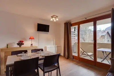 Studio ambiance chalet, proche des pistes, wifi, animaux admis