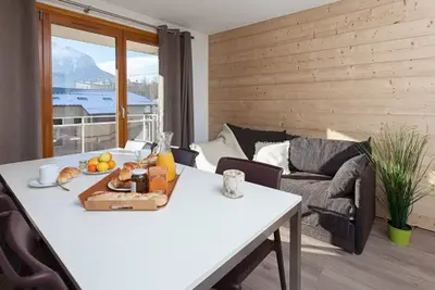 Studio rénové avec accès direct aux pistes, wifi gratuit et animaux acceptés à Briançon