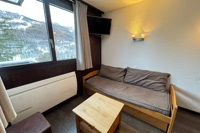 Image de Studio rénové à Chantemerle avec parking et animaux admis