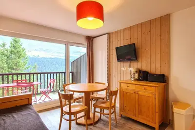 Image de Appartement lumineux au centre avec balcon et parking