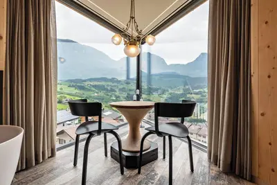 Image de Appartement Diamant avec vue sur les montagnes et terrasse.