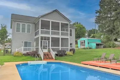 Image de Lakefront Greenwood Getaway w\/ Saltwater Pool