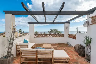 Stunning andaluzian 3 bedroom house with sea views — 60 meters from the beach