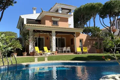Romantic villa in Roche with sea views, saltwater pool and beautiful garden