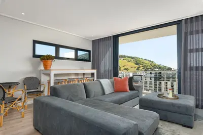 Image de Luxe 16 on Bree Apartment | Immaculate Views