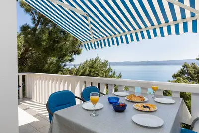 Image de Appartement de deux chambres prés de la plage Mimice, Omis (A-2736-a)