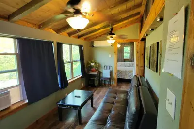 Image de Turner Falls Cabin inside Turner Falls Park