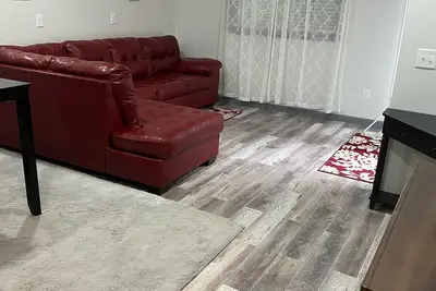 Image de Lovely 2 bedroom rental unit with free parking