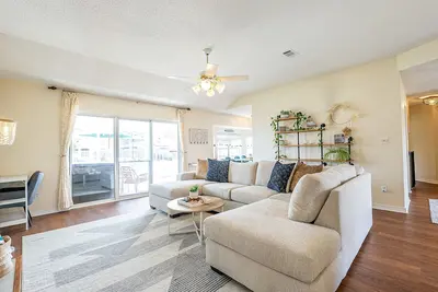 Image de Spacious, Family Home\nPool, Hot Tub, Pets welcome\nNear Beaches\n
