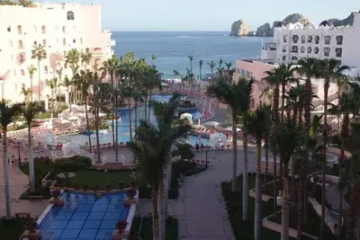 Image de Spectacular 3-Bedroom Rooftop Penthouse