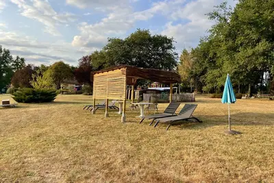 Image de Gîte dans un grand domaine naturel