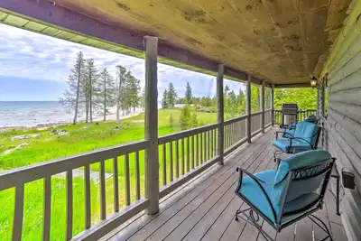 Image de Secluded Lake Michigan Home: Private Fire Pit