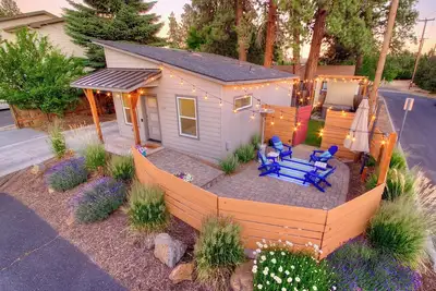 Image de Close, Cute, and Clean! - Hot Tub/Firepit/Bikes/Floats