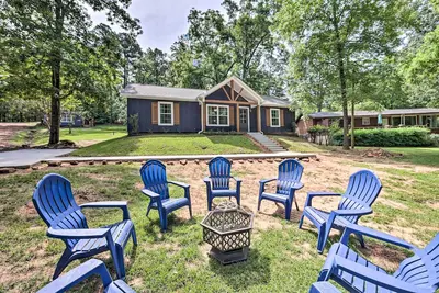 Image de Stunning Avinger Retreat on Lake O' the Pines