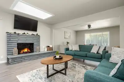 Image de Fresno House| Air Hockey| Private Parking|4/2:Wow!