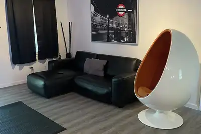 Image de Cheerful 3 bedroom home 2 miles from airport