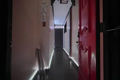 Image de 5 mins from Jfk and resorts world casino