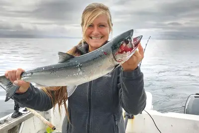 Image de 1. 5 miles to the mouth of the Kenai River/beach access!