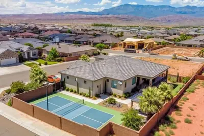 Image de Private Pickle Ball Court | World Class Golf