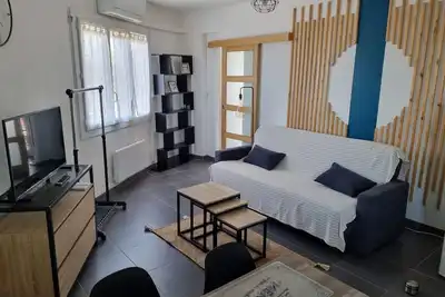 Image de T2 moderne climatisé et bien équipé à 200m de la plage