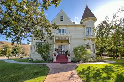 Image de Mansion 10 suites Near Laguna Seca Race Track & Monterey