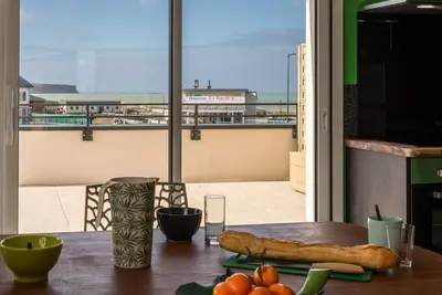 Image de Babord, appt avec terrasse et vue mer, parking
