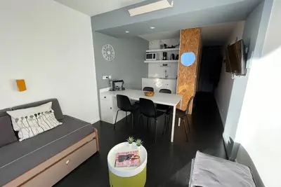 Image de Studio rénové proche centre, balcon, 5 pers, Wifi