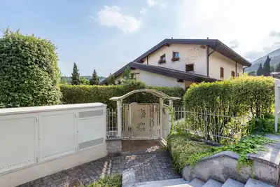 Appartement \"Maison de Kastel\" avec vue sur les montagnes et jardin partagé.
