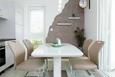 Image de 2 Br 10min from City centar balcony with sea view