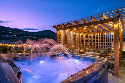 Image de Welcome to Déjà Blue at The Lookout at Lake Chelan