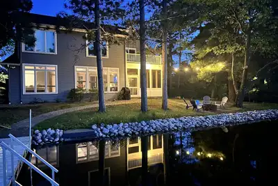 Image de Lakefront, Family Friendly - Modern luxuries with up north atmosphere