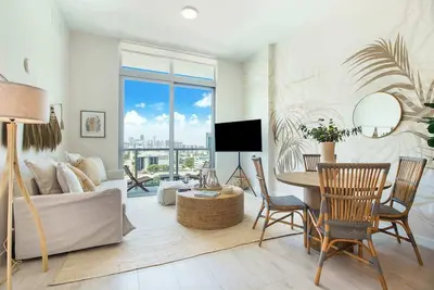 Image de One Bedroom Condo King Bed With City Views