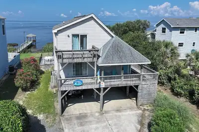 Image de D4414 Exhibit Sea. Soundfront, Stunning Sunsets, Pier, Private Pool & Hot Tub!