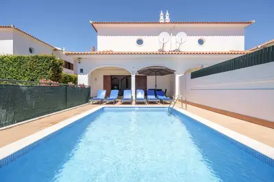 Image de Villa private pool, free WiFi, Sky Tv & A/C in tranquil location of Vale do Lobo