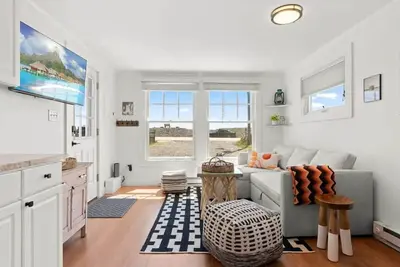 Image de \"The Surf\" | Ocean & Marsh Views | Rooftop Deck