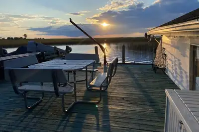 Image de Lakefront Home near N Channel, 40’ Seawall and Parking for 3 Trucks - Trailers