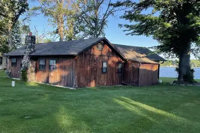 Image de Lakefront Cabin