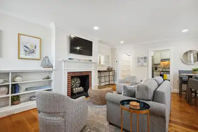 Image de Charming Historic Townhouse Steps From Usna