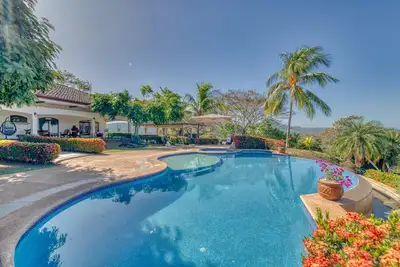 Image de Reconnect with Nature! Private Pool, Bbq. Sleeps10