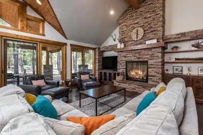 Image de Luxury Five Star Reviewed 5 Bedroom Caldera Springs Cabin, Bend, Oregon