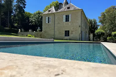 Image de Manoir avec piscine Ă deux pas de Montignac