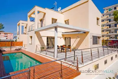 Image de Villa Mediterranean: Refuges Familial Moderne à Deux Pas de la Mer