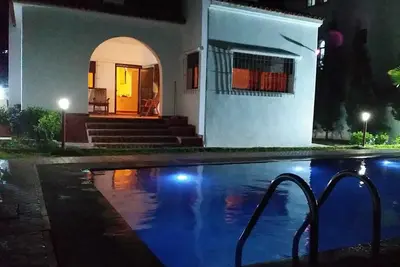 Image de Villa calme et spacieuse avec piscine, au milieu de la montagne
