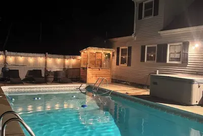 Image de Lovely Westerly home w/ In-Ground Salt Water Pool, Hot Tub, and Game Room!