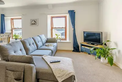 Image de Sea view, top floor coastal apartment on the marina