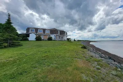 Image de Amazing ocean views in tranquil acadian village.