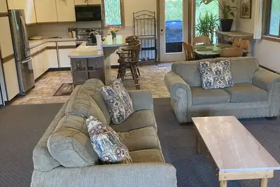 Image de Stratton Mountain home in downtown Winhall